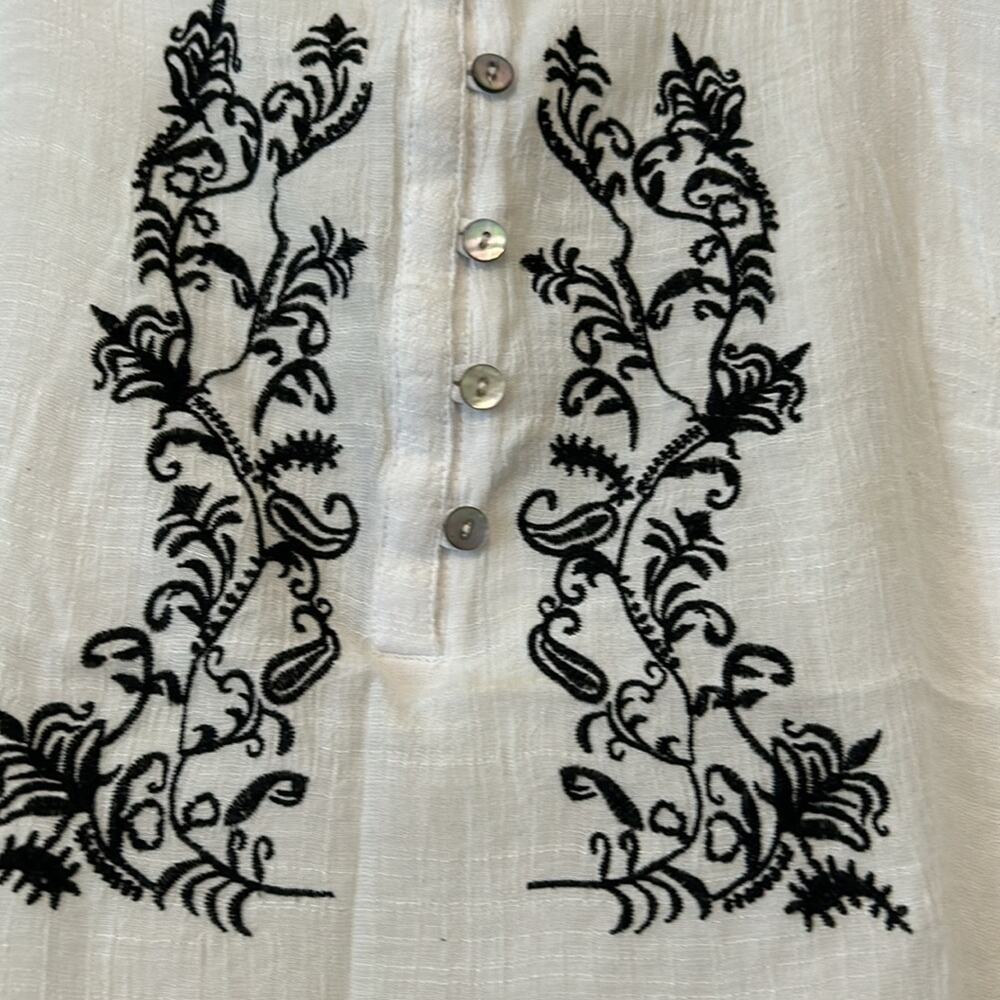 Brina & EM Black Embroidery Blouse Size PM - Picture 2 of 6
